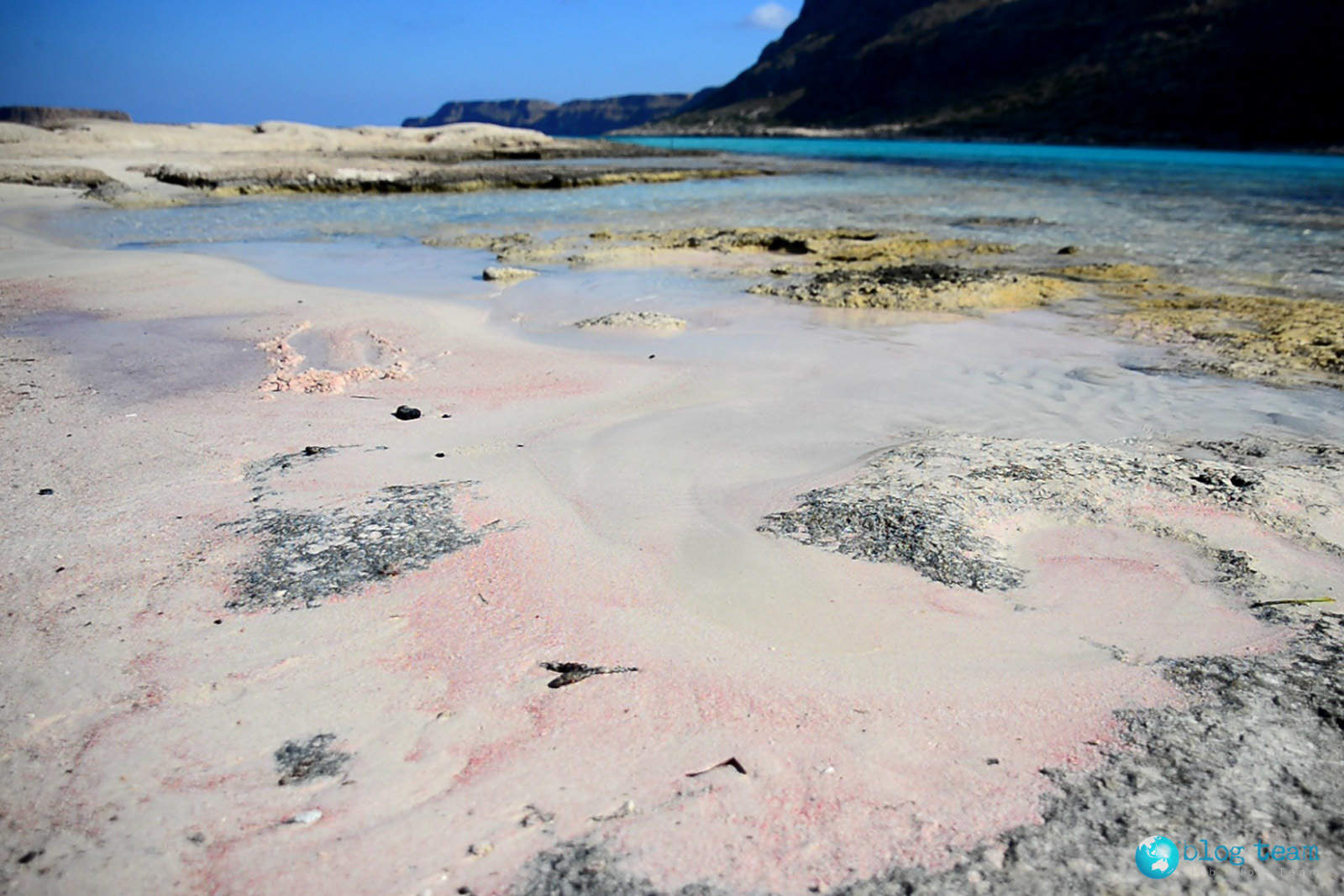 Różowy piasek na Balos Beach